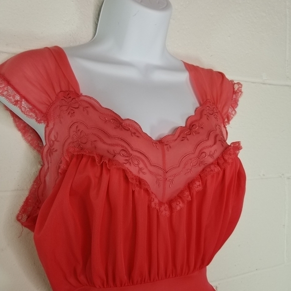 Vtg 50s Miss Elaine nylon dress nightgown - Picture 2 of 10